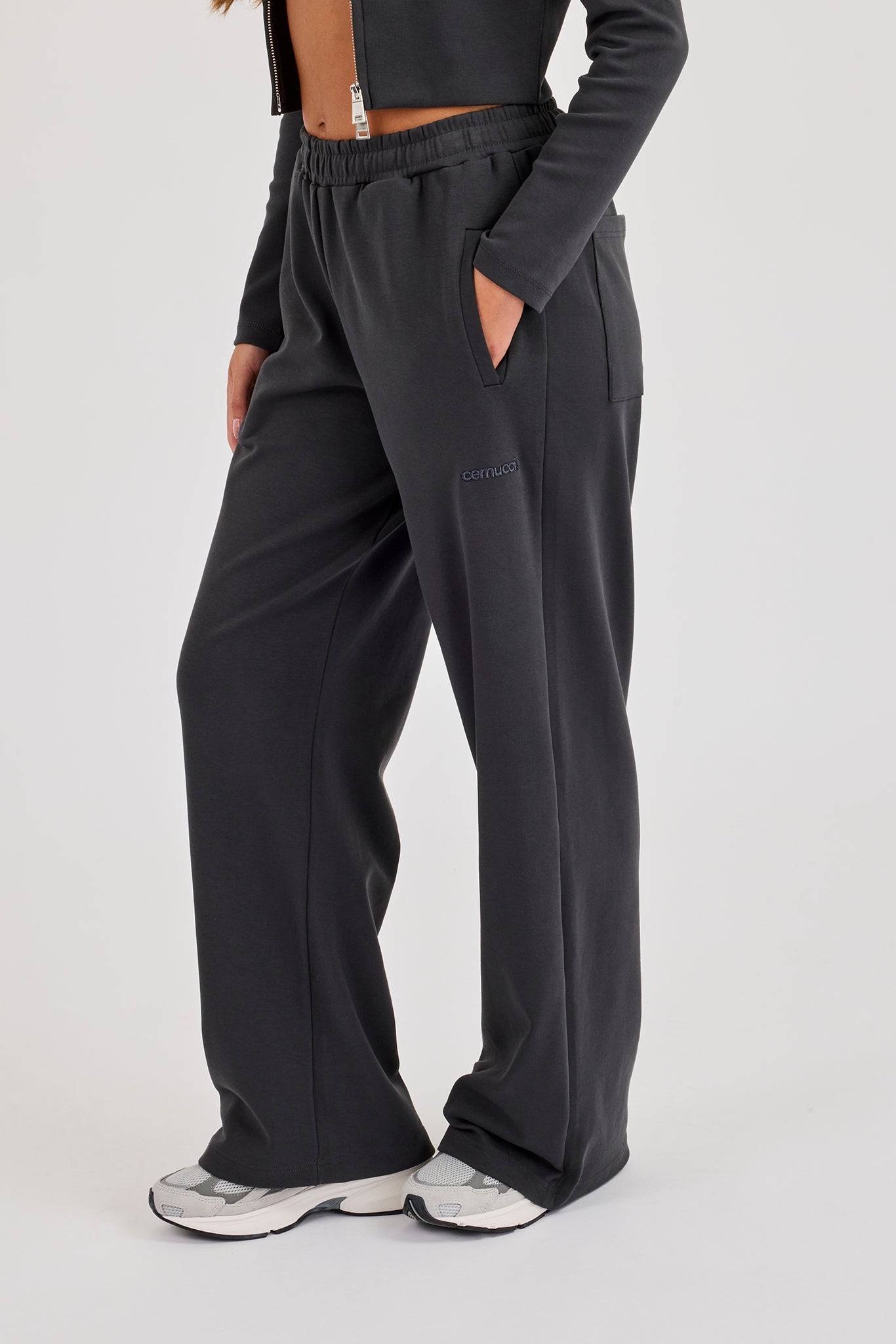 86 Applique Low Rise Baggy Jogger - Charcoal